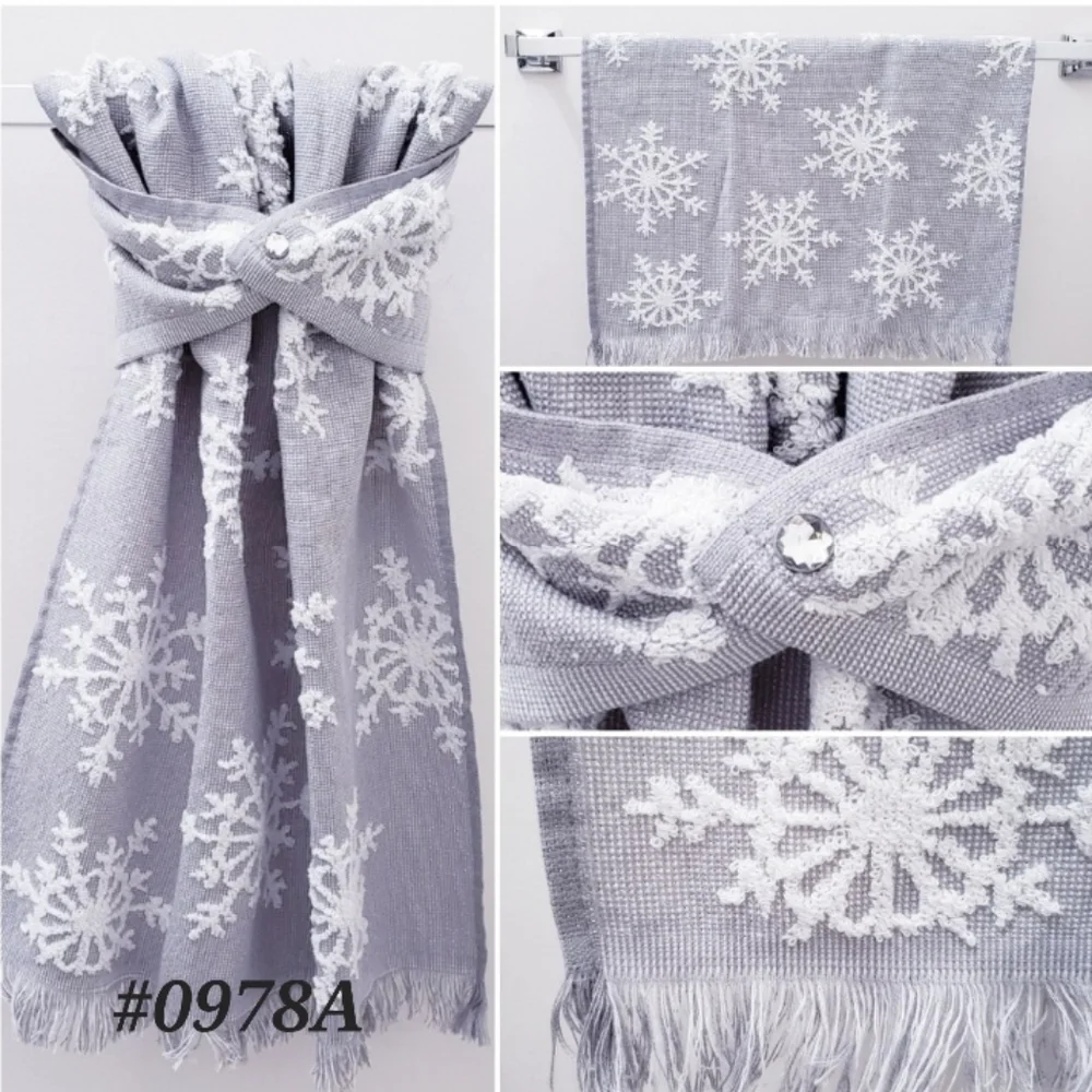💙NEW!❄️#0978-A ■White Snowflakes on Gray Hang'N'Snap Towel 🤍CLEAR JEWEL snap